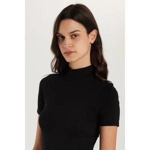 Kadın Standart Fit Kısa Kollu Yarım Balıkçı Yaka Siyah Bluz