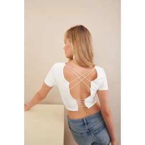 Kadın Beyaz Sırtı Açık Crop Bluz AN6038