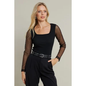 Kadın Siyah Kolları Tül Kare Yaka Kaşkorse Bluz TF33
