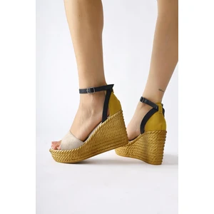 Scarlett Haki Laci Ten Süet Kemerli Dolgu Taban Sandalet