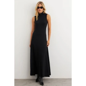 Kadın Siyah Basic Maxi Elbise MTF29