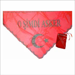 Asker Örtüsü Pullu ''o Şimdi Asker Yazılı'' Pullu, Eldivenli Kırmızı Renk (Üçgen Şeklinde)