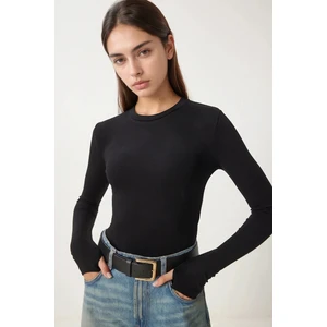 Kadın Siyah Bisiklet Yaka Parmak Geçirme Detaylı Body/bluz