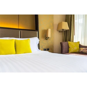 Beyaz Çarşaf Saten Çizgili Otel Tipi Tek Kişilik 180x280 1 Parça