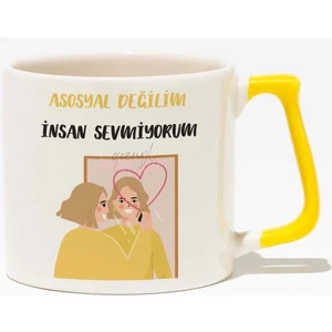 Asosyal Değilim Insan Sevmiyorum-4 Hediyelik Eğlenceli Baskılı Sarı Kulplu Modern Seramik Kupa