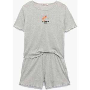 Rahat Kalıp Kısa Kollu Bisiklet Yaka Nakışlı Şortlu Pijama Takımı