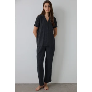 Siyah Çizgili Gömlek Yaka Kısa Kollu Pijama Takımı
