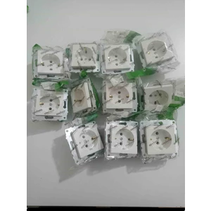 Marka Çerçeveli Priz