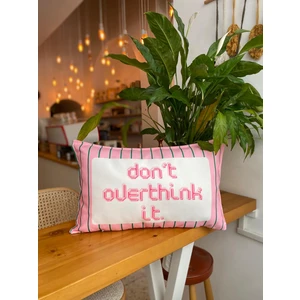 Dont Overthink It Yazılı Çift Taraflı Yeşil Çizgili Pembe Dekoratif Süet Kırlent Kılıfı - 30X50CM