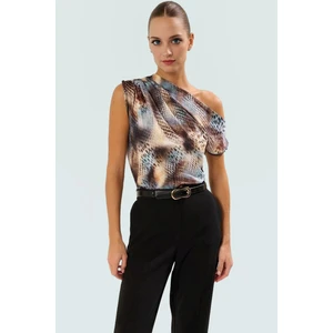 Asimetrik Yaka Kısa Kollu Bluz Esnek Örme Kumaş Zarifane Tasarım Uzun Ömürlü Rahat ve Şık