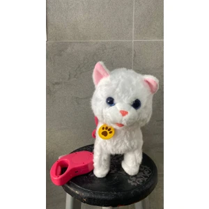 Şarjlı Müzikli Yürüyen Miyavlayan Yalayan Kuyruk Başını Sallayan Ses Kaydını Tekrarlayan Peluş Kedi