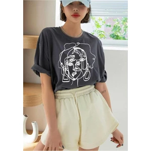 Malkoçbey Kadın Yüz  Figür Detaylı Basic Oversize Unisex  T-Shirt