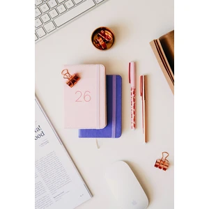 Matt Notebook 2026 Yılı Lastikli Günlük Cep Ajandası 12 Aylık Pembe