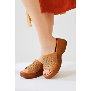 Fenthe Taba Zımba Detaylı Kalın Tabanlı Terlik