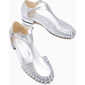 Jonna Gümüş Önü Kapalı Tokalı Kadın Sandalet