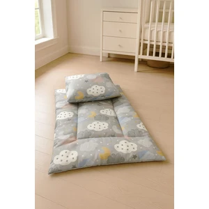Bebek Özel Pamuklu Kumaştan Alt Açma Minderi ve Yastığı (Gri Bulutlu/yıldızlı)