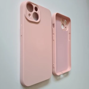 More Gsm  İphone 13 ile Uyumlu Logosuz Kamera Korumalı Lansman Içi Kadife Silikon Kılıf