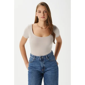 Kadın Favor Lux Touch Yumuşak Doku U Yaka Bej Bluz