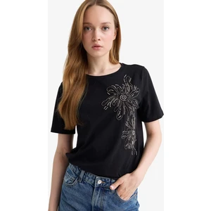 Regular Fit Bisiklet Yaka Nakışlı Penye Kısa Kollu Tişört F6479AX25AU