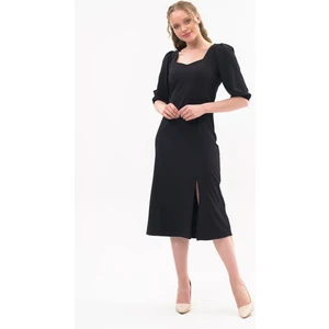 Kadın Siyah Yırtmaç Detaylı Beşgen Yaka Midi Krep Elbise  4444-120