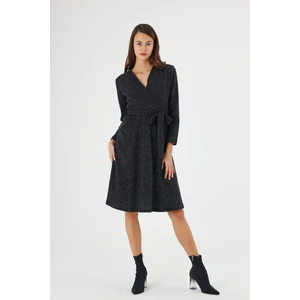 Kadın Siyah Kruvaze Yaka Bağlama Detaylı Midi Kışlık Triko Elbise 4451-110