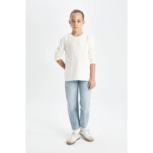 Kız Çocuk Mom Fit Yırtık Detaylı Dar Paça Cepli Jean Pantolon C8532A824AU