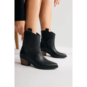 Joo Siyah Sivri Burunlu Nakışlı Western Bot