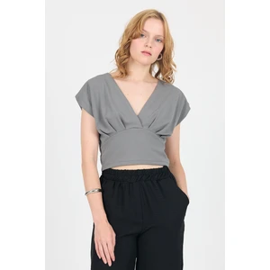 Gri Vatkalı V Yaka Kruvaze Crop Bluz 4227