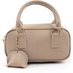Vizon SHK207 Suni Deri Charm Detaylı Fermuarlı Ayarlanabilir Askılı El, Kol ve Omuz Çantası U:14 E:24 G:8 cm