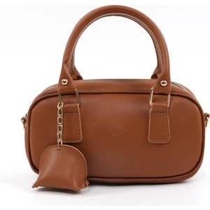 Taba SHK207 Suni Deri Charm Detaylı Fermuarlı Ayarlanabilir Askılı El, Kol ve Omuz Çantası U:14 E:24 G:8 cm