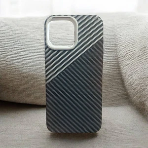 Apple Iphone 15 Uyumlu Lux Carbon Fiber Magsafe Metal Kılıf Ultra Hafif Ince Manyetik Kapak.