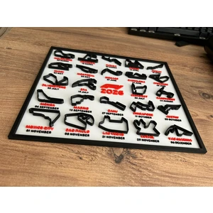 Formula 1 2026 Takvimi – 3D Pist Tablosu (22X25 Cm) | Masaüstü Standlı & Duvara Asılabilir Çerçeve