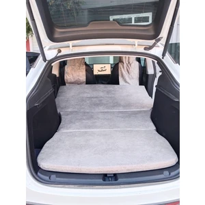 Tesla - Model Y Uyumlu Oto Arka Koltuk Yatağı - Krem - 6 cm Kuştüyü Sünger, Yastıklı, Çantalı