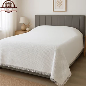 Çift Kişilik Beyaz Saçaklı Waffle Otel Pikesi