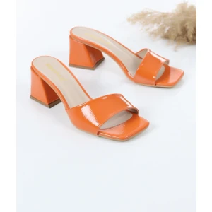 Tek Bantlı Kalın Topuklu Kadın Terlik #1001