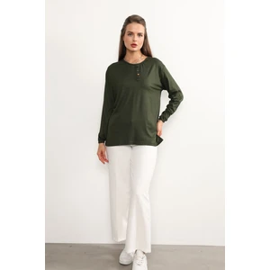 Ziend Fashion Kadın Likralı Orta Yaş ve Üzeri Dört Mevsim Anne Penye Bluz Düğme Desenli Lastikli Kol Haki - Xl