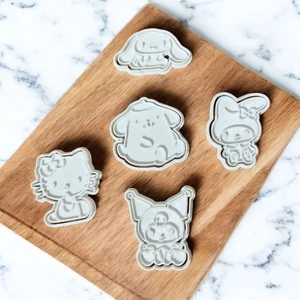 5'li Kuromi ve Arkadaşları Kurabiye ve Oyun Hamuru Kesici Seti