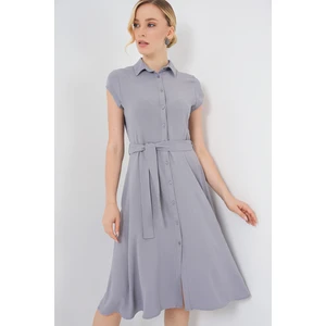 1677 Boydan Düğmeli Kuşaklı Elbise - Gri