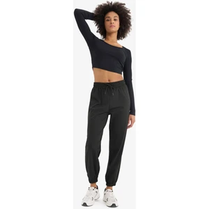 DeFactoFit Standart Fit Çift Cepli Paçası Lastikli Standart Boy Sporcu İnce Eşofman Altı A4557AX25SP