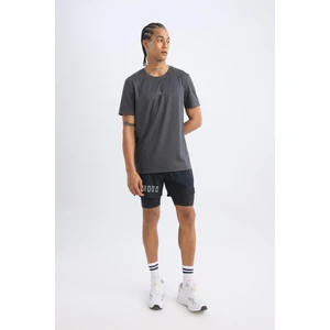 DeFactoFit Slim Fit Dar Kesim Fermuarlı Telefon Cepli Sporcu Taytlı Şort Z2147AZ25SP