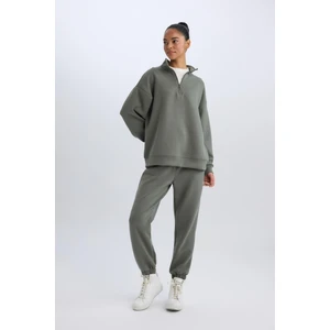 DeFactoFit Standart Fit Uzun İnce Jogger Eşofman Altı Cepli Beli Paçası Lastikli E3546AX24WN