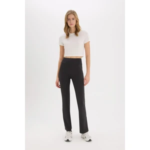 DeFactoFit Flare Fit Sporcu İnce Eşofman Altı İspanyol Paça Standart Boy Basic Düz B3988AX25SP