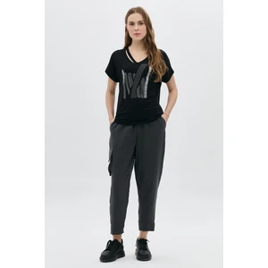 Yaka Detaylı Bsn'li Taşlı T-Shirt