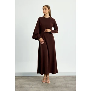 Kahverengi Pelerin Detaylı Elbise