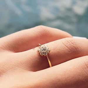 Fasek Gold Gümüş Yüzük - Zirkon (Beyaz) Taşlı Gül Evlilik Teklifi Yüzüğü - Hediyelik 925 Ayar Kadın Gümüş Yüzük