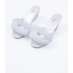 Kadın Kalın Topuklu Tüylü ve Taşlı  Şık Günlük Ev Terliği Çeyiz Terliği Süslü Doğum Misafir Gelin Terliği