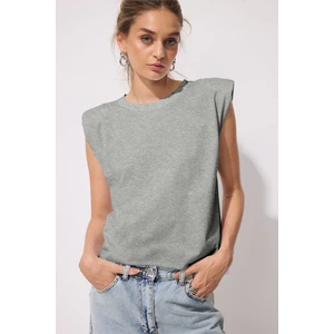 Omuz Vatkalı Kolsuz T-Shirt