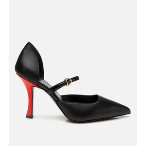 01AYH309050A100 KADIN Rugan Deri Kemerli Stiletto