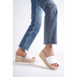 Reına Dolgu Topuklu Ortopedik Taban Hasır Görünümlü Kadın Terlik Ckt - Beyaz