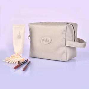 Leaf Carry Isı Yalıtımlı, Çok Amaçlı Termos Beslenme  Çantası ; makyaj malzemesi, , bebek maması ve yemek taşıma.